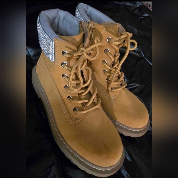 Beautiful!Rhinestone Embellished Ladies Work n Play Boots by Wild Pair/New, Sz 6 - Picture 3 of 10